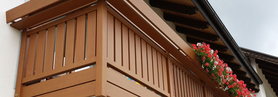 Balkone aus Suedtirol, Balkone in Alluminium Holzoptik
